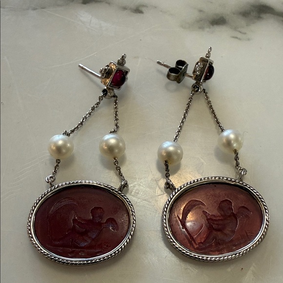 Tagliamonte 18k gold cameo earrings with pearls